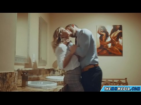 ❤️ Büyük memeli bir sarışın seni umumi tuvalette baştan çıkardığında Sikiş videosu bize %tr.com-porn-zog.ru ❌️